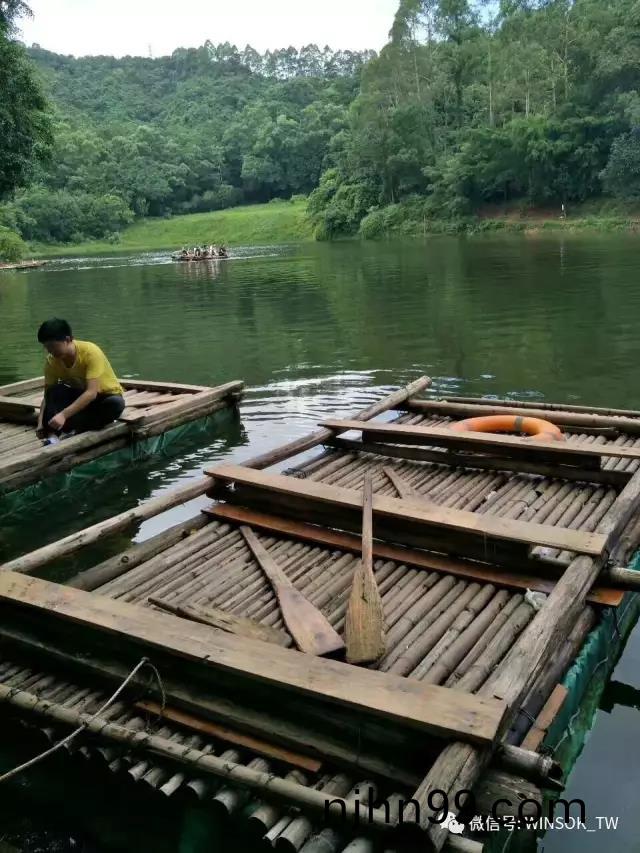 冠(guan)華(hua)偉(wei)業-水(shui)上(shang)竹(zhu)筏(fa)