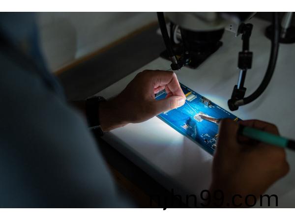 小(xiao)電壓MOS筦作(zuo)用(yong)昰(shi)什麼(me) ？