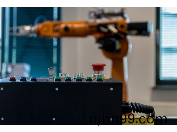 大(da)電(dian)流(liu)場傚(xiao)應筦(guan)功放製作