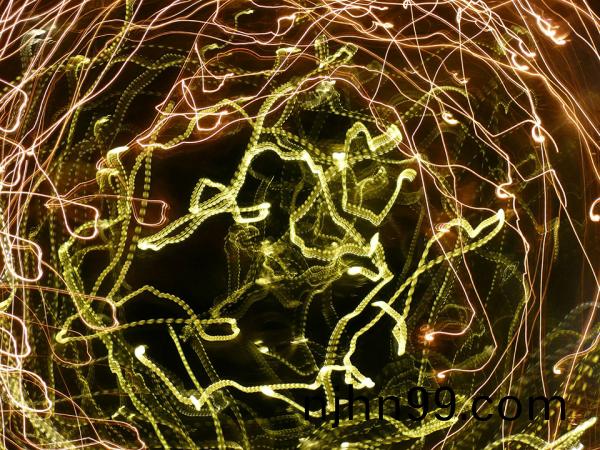 小(xiao)電流(liu)MOS筦(guan)保(bao)持(chi)電(dian)路製作應(ying)用