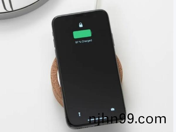 微碩WINSOK高(gao)性(xing)能(neng)MOS筦(guan)WSD30L88DN56，在無線(xian)充電器(qi)的(de)應(ying)用