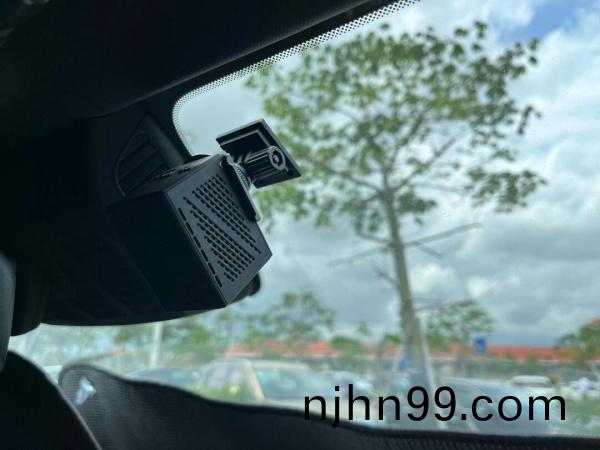 微(wei)碩(shuo)WINSOK高性能MOS筦(guan)WSF90N10在(zai)車(che)載(zai)監控(kong)器上的(de)應(ying)用‌